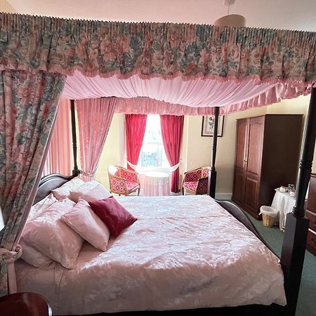 White Court Llandudno Bed and Breakfast Εξωτερικό φωτογραφία